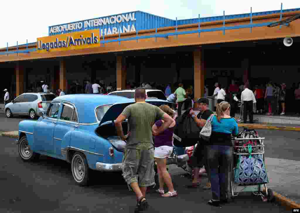 Del total de cubanos que ha viajado desde el 14 de enero de 2013, "el 64% (118.277) viajó a un país diferente a Estados Unidos. Fueron a Panamá, fueron a México, fueron a España, a Ecuador y otros países del área".