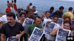 Disidentes rinden homenaje en Cuba a víctimas del remolcador "13 de Marzo"